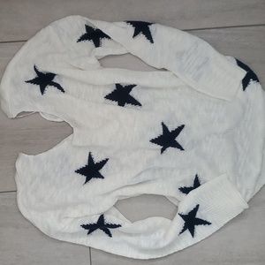 Star sweater with twisted back